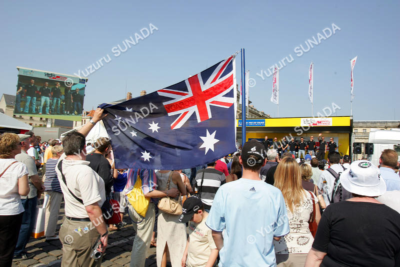 Fans of O'GRADY Stuart001p.jpg